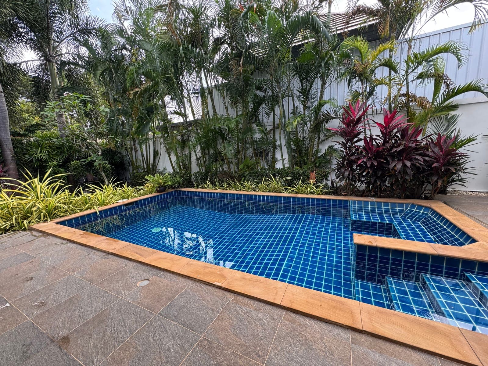 Naiharn Pool Villa — вилла с бассейном на юге Пхукета — фото 5